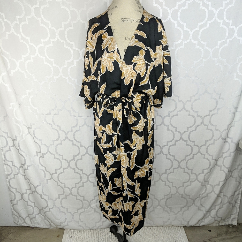 Maison Du Soir Selene Black Floral Long Robe/Kimono